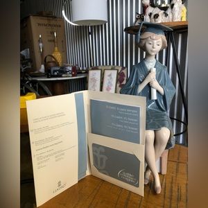 Vintage Llardo Italy Porcelain Collectible Girl Graduate #5199 w/ Certificate